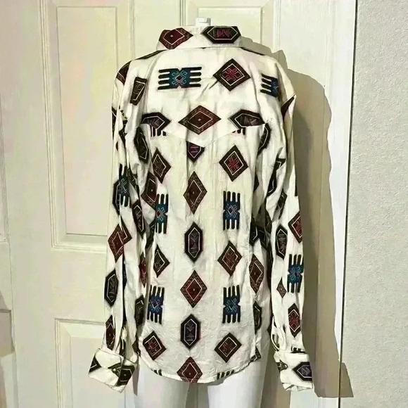 Vintage Wrangler Western Wear Aztec Colorful Button Up Shirt Womens Size Large - Picture 2 of 10